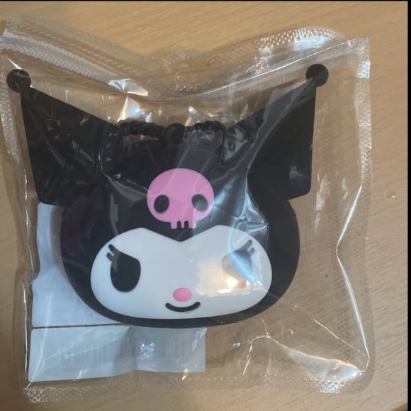 Kuromi small zip coin purse or bag, silicone material, hello kitty, and friends - Picture 3 of 4